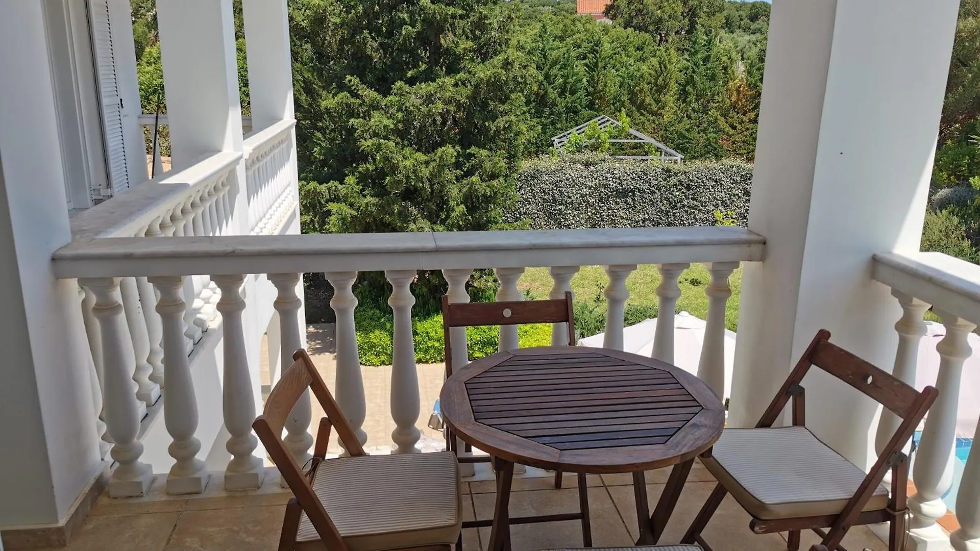 The Walnut Tree Villa Karavomylos
