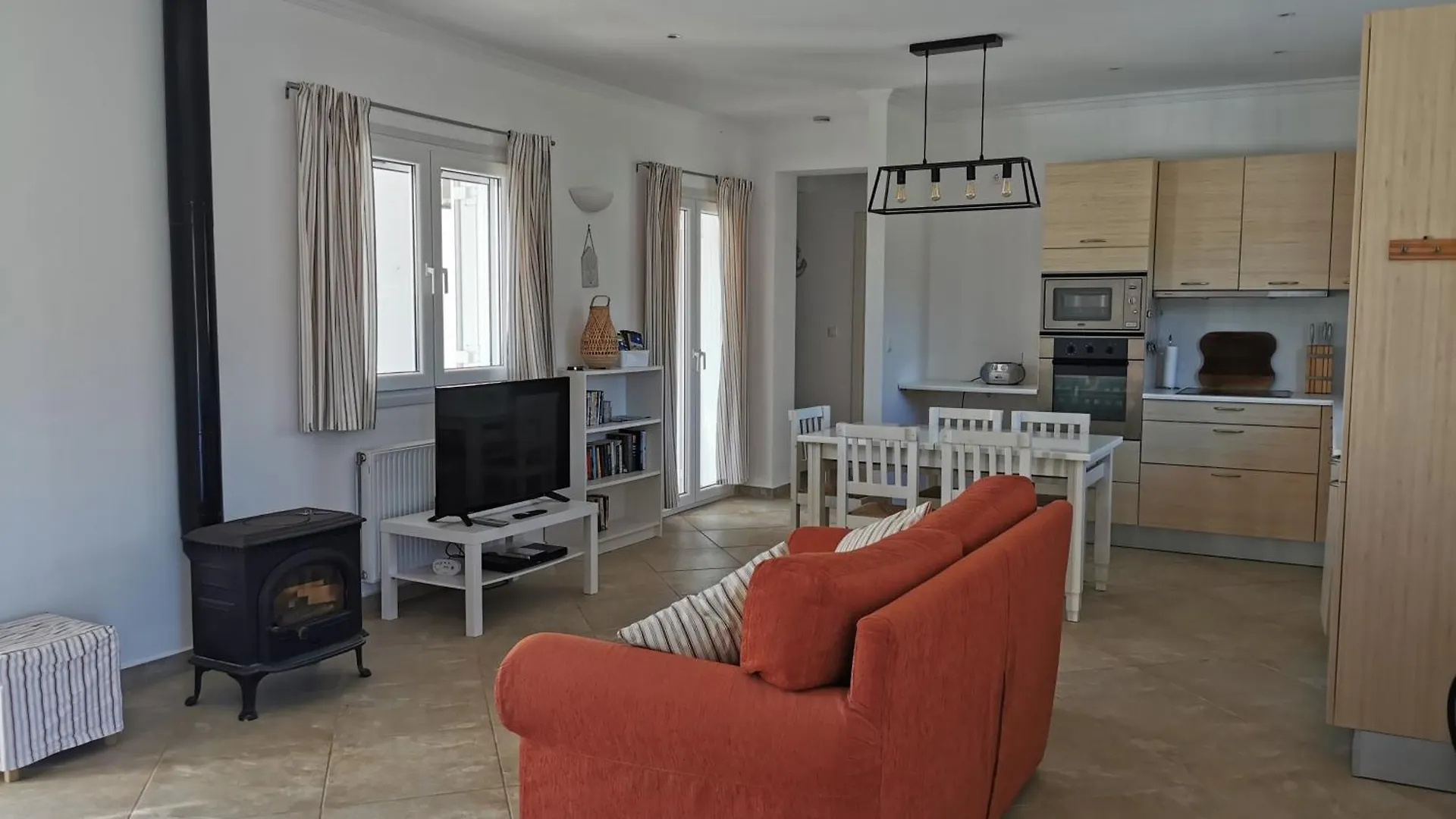 The Walnut Tree Villa Karavomylos