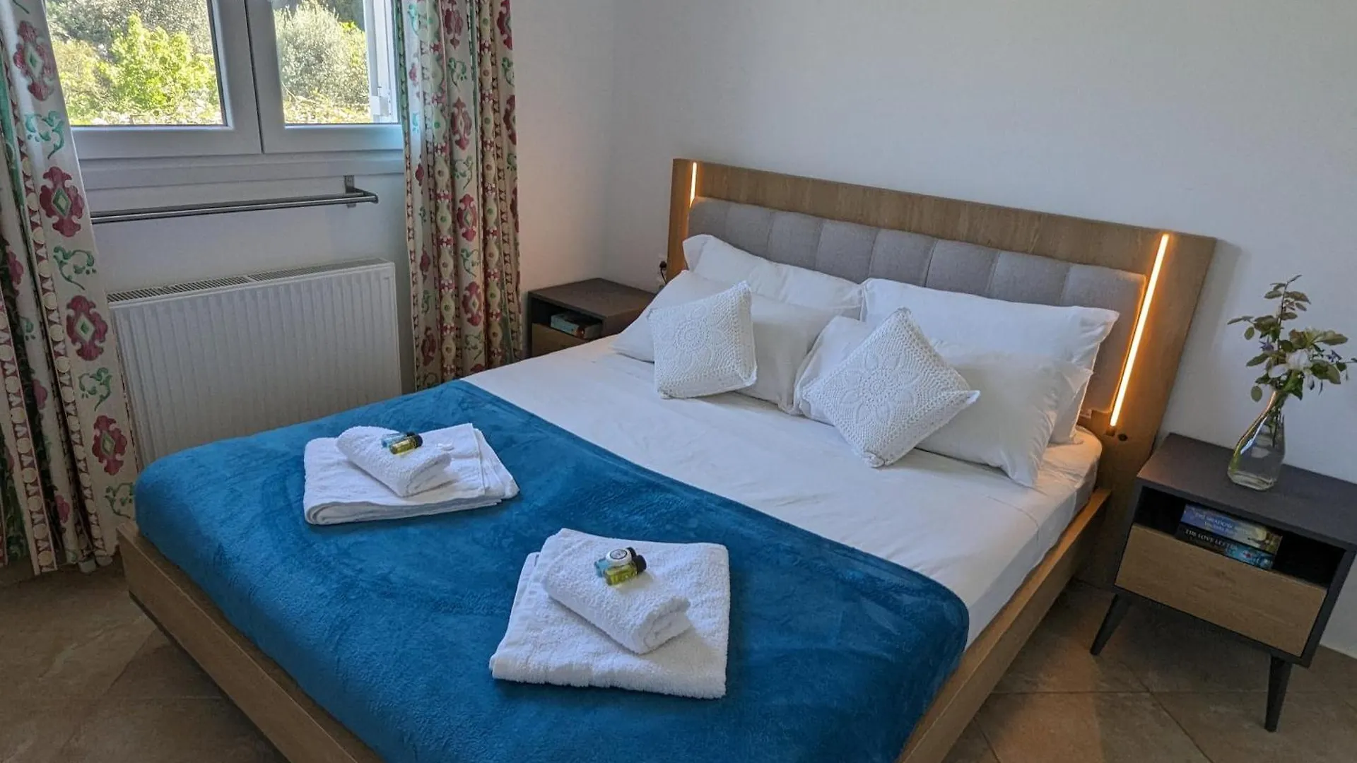 The Walnut Tree Villa Karavomylos 0*,  Greece