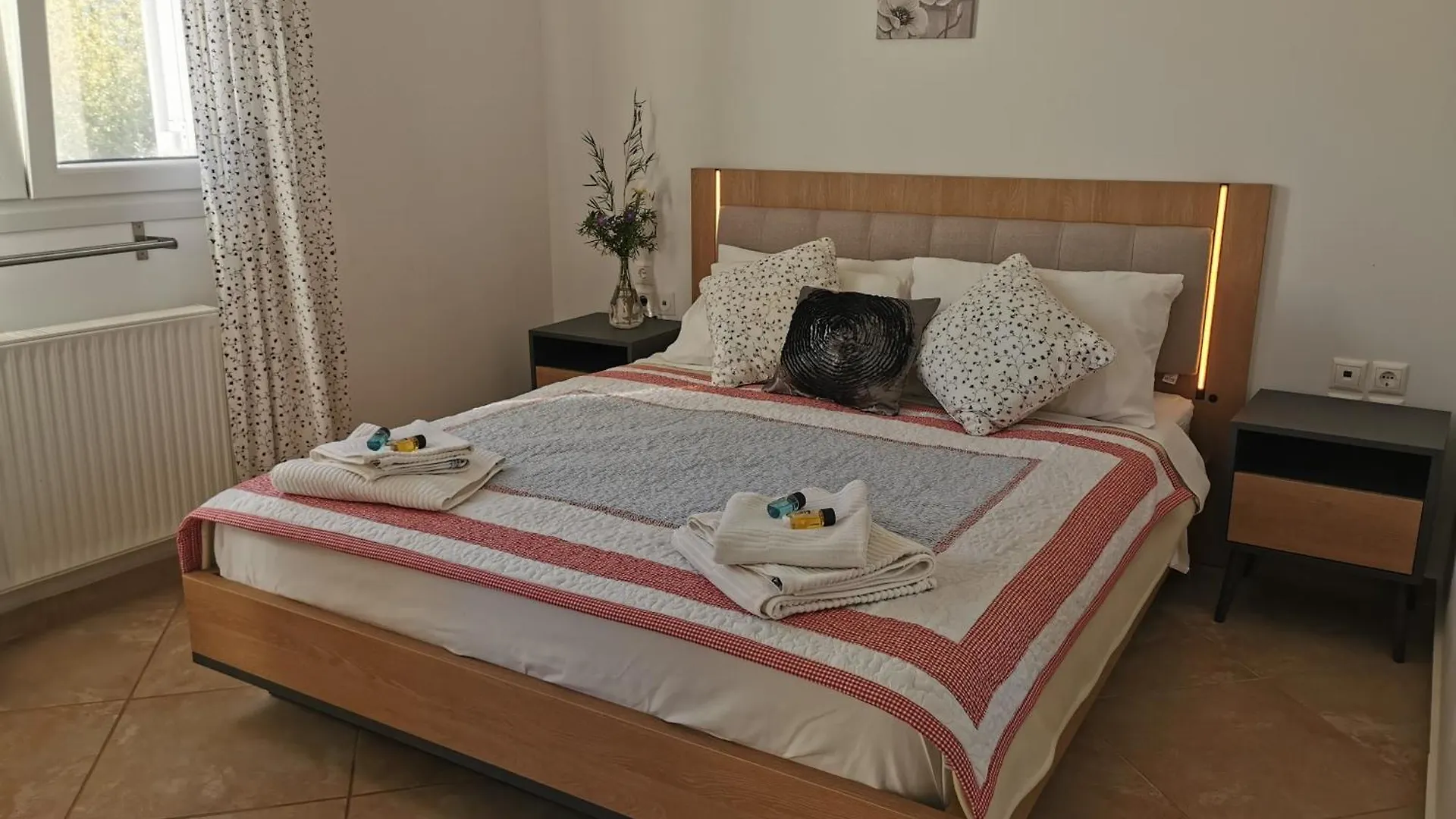 The Walnut Tree Villa Karavomylos