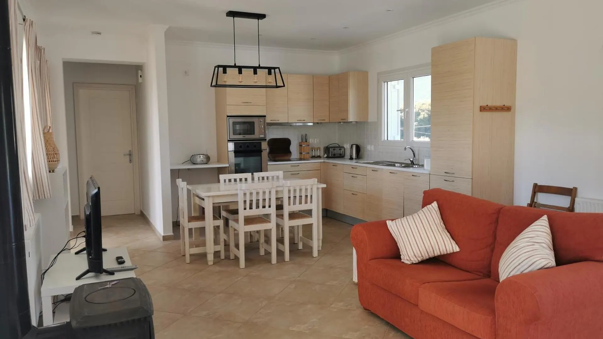 The Walnut Tree Villa Karavomylos