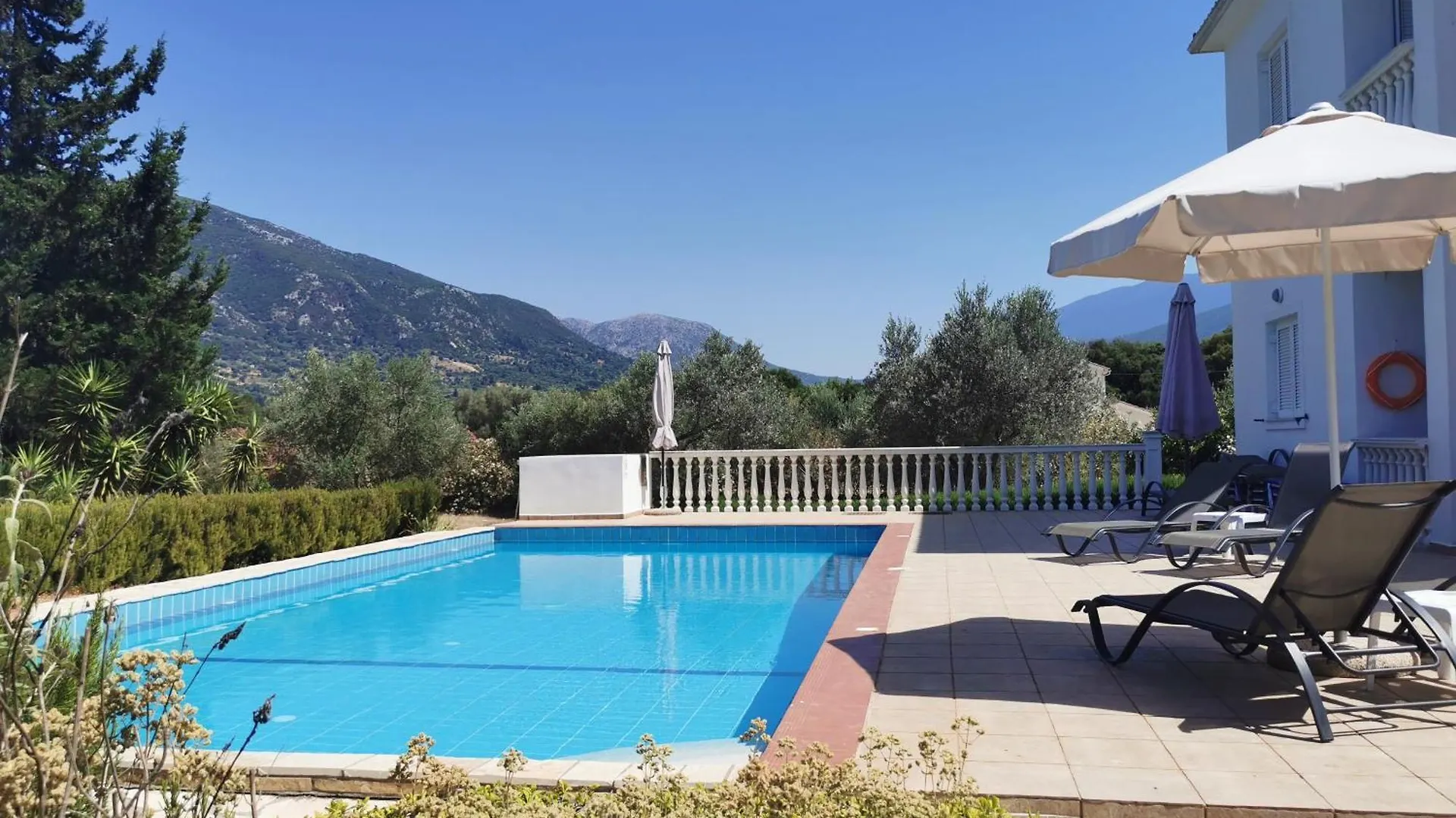 The Walnut Tree Villa Karavomylos Greece