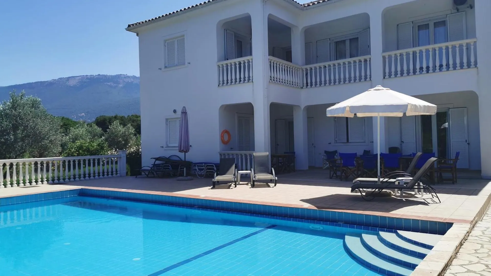 The Walnut Tree Villa Karavomylos 0*,  Greece